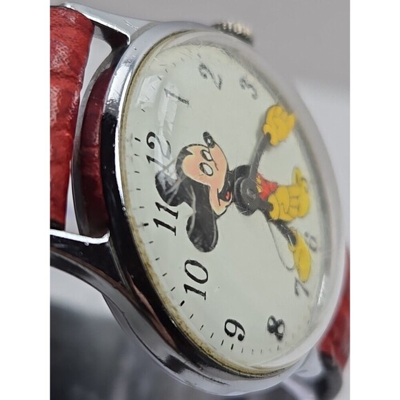 Vintage Ingersoll By Timex Mickey Mouse Wind Up Watch 30101 WDP Red Leather Mens - Picture 5 of 13